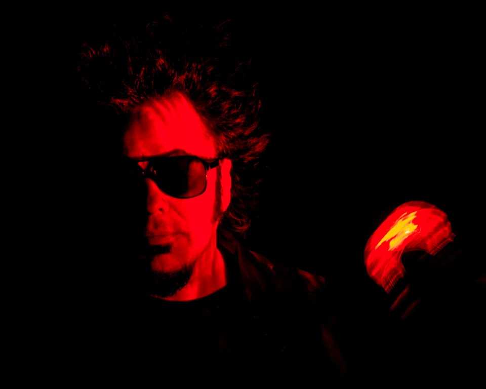 Moonlit Electronics: Wolfgang Webb Searches for "The Lost Boy"
viviplay.net/moonlit-electr…