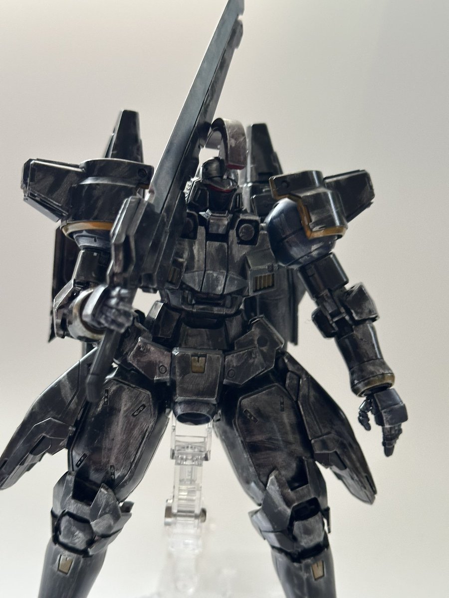 ythshty's tweet image. ちょっとだけ公開
黒いトールギスの追加写真
厳つさを出そうとは思ったけど、ここまで出るとは。予想の上を超えてくれた作品になった。
ちゃんと力を入れて作品として作るのは多分1年ぶりくらいのプラモ。自分の予想を超えてできていく様はたまらん