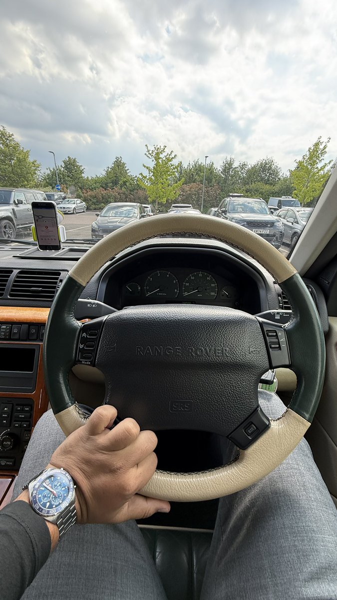 OctaneAddict's tweet image. Recently drove the Range Rover 2nd and 3rd generation in UK. Range Rover has really evolved with time. Thinking to make a short video on them. What say?