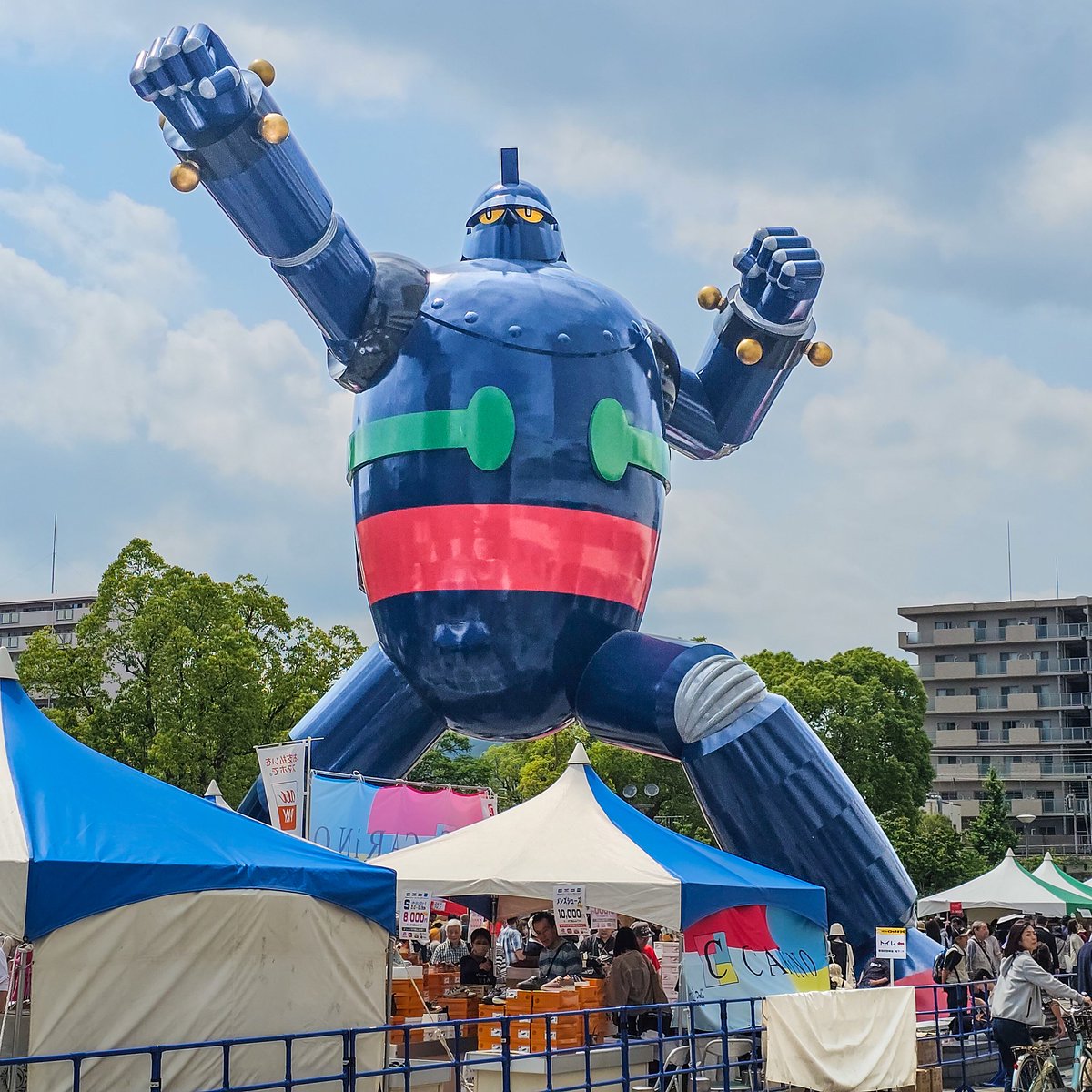 鉄人28号 - Tetsujin 28
رعد العملاق القديم اللي بدأ فكرة الروبوت العملاق
#اليابان #انمي