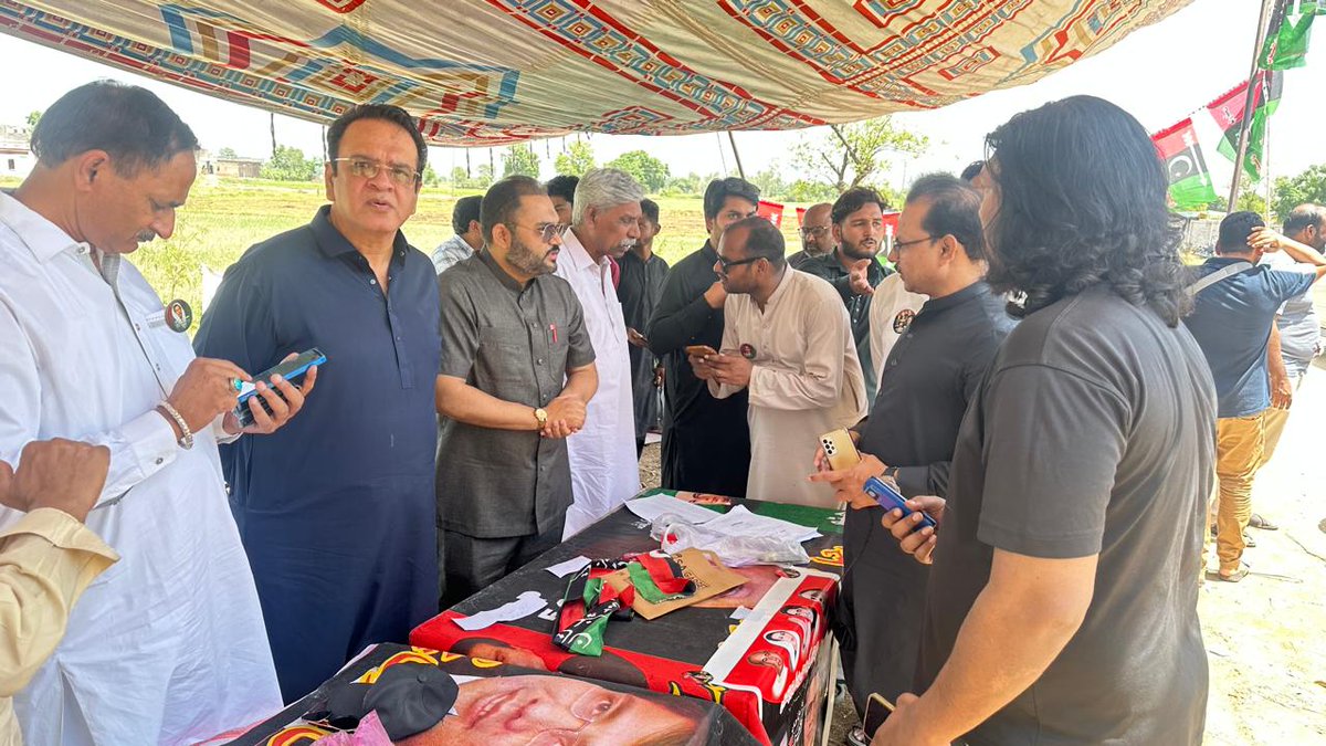 PPP Punjab (@ppppunjabsm1) on Twitter photo سمبڑیال پی پی 52 الہیوالی کیمپ کا دورہ
سینیٹر لال دین ڈاکٹر فیصل چوہدری چوہدری،مشتاق گجر،سجاد نذیر ،منشا پرنس،شاہد عباس کاظمی ، طاہر محمود فرخ بصیر مدثر شاکر سمیت ووٹرز موجود
<a href="/BBhuttoZardari/">BilawalBhuttoZardari</a>
<a href="/CheemaRaheel/">Raheel Cheema</a>
#PP52Sialkot
#VoteForTeer سمبڑیال پی پی 52 الہیوالی کیمپ کا دورہ
سینیٹر لال دین ڈاکٹر فیصل چوہدری چوہدری،مشتاق گجر،سجاد نذیر ،منشا پرنس،شاہد عباس کاظمی ، طاہر محمود فرخ بصیر مدثر شاکر سمیت ووٹرز موجود
<a href="/BBhuttoZardari/">BilawalBhuttoZardari</a>
<a href="/CheemaRaheel/">Raheel Cheema</a>
#PP52Sialkot
#VoteForTeer