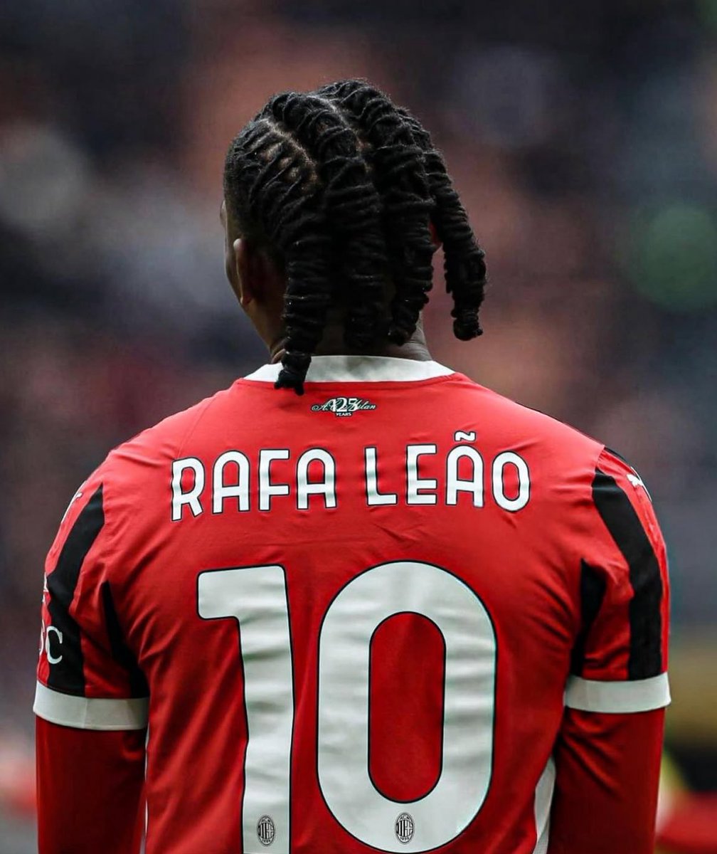 AC_MilanFR's tweet image. 🔴 Allegri a parlé a Rafael Leão et lui a fait comprendre que le nouveau parcours de Milan repartira de lui, il veut qu’il reste. 

Le message est clair : il sera le pièce CENTRALE dans le Milan d’Allegri. 

[@MilanNewsit]