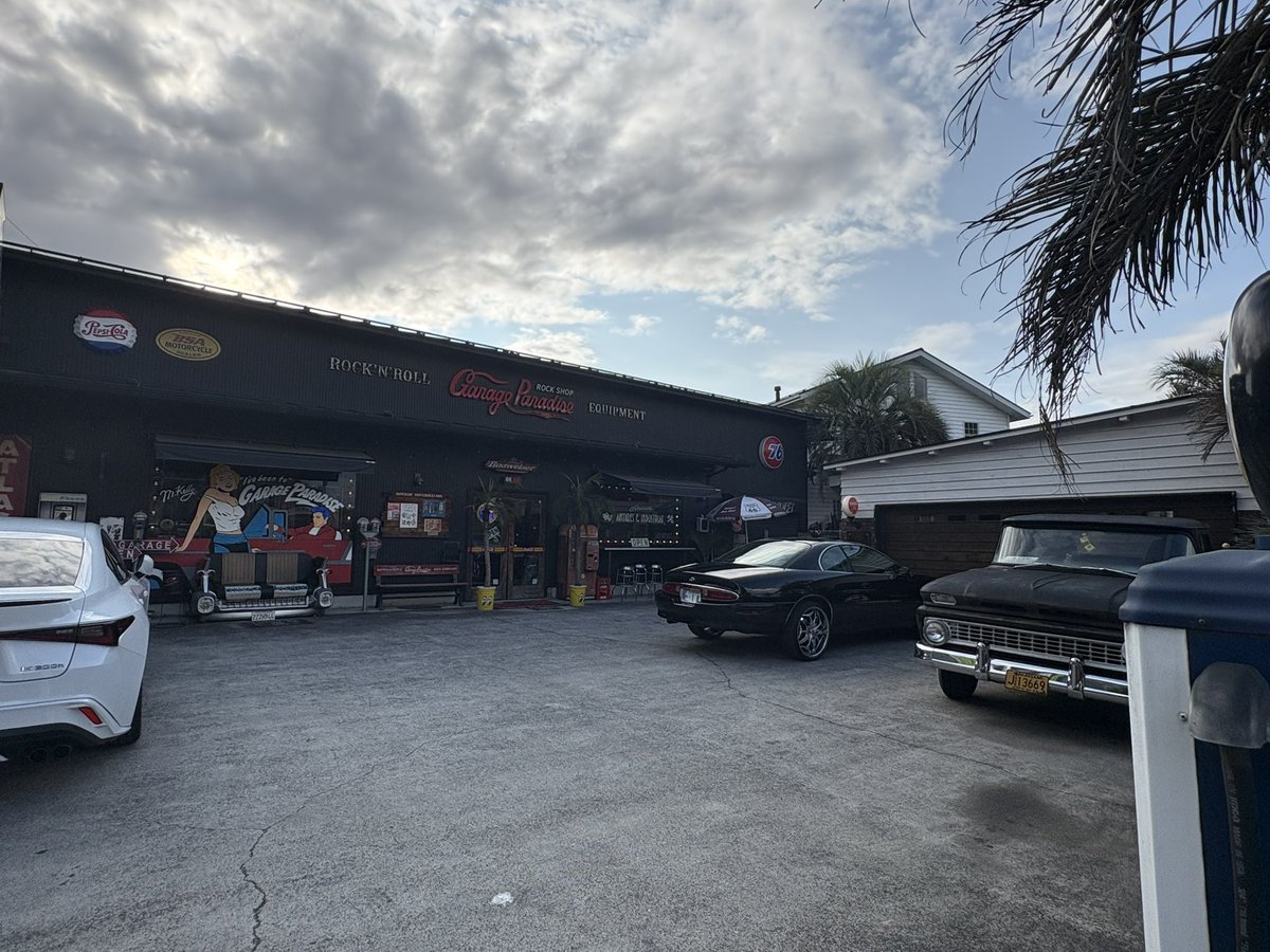 flyingfeather55's tweet image. 熊谷のアメリカンなお店達に行ってきた