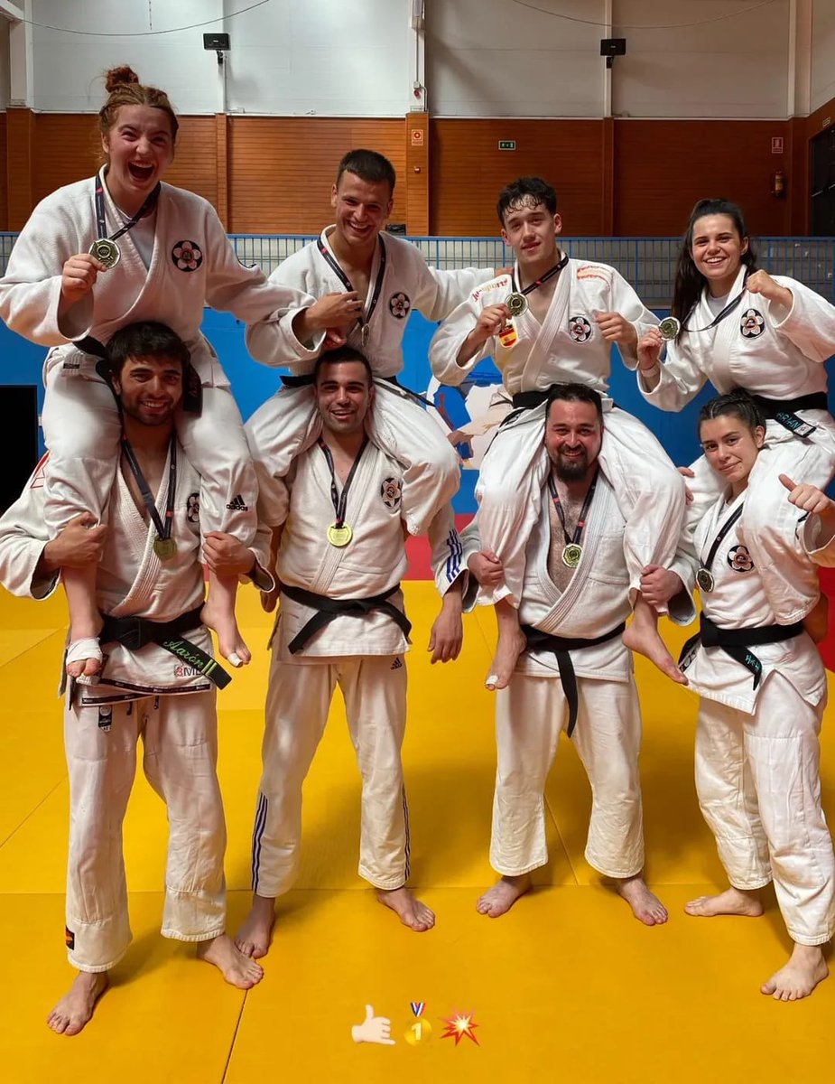 _solosaraa's tweet photo. pasandolo cachi en un tatami again https://t.co/GCF2ZS4nJE