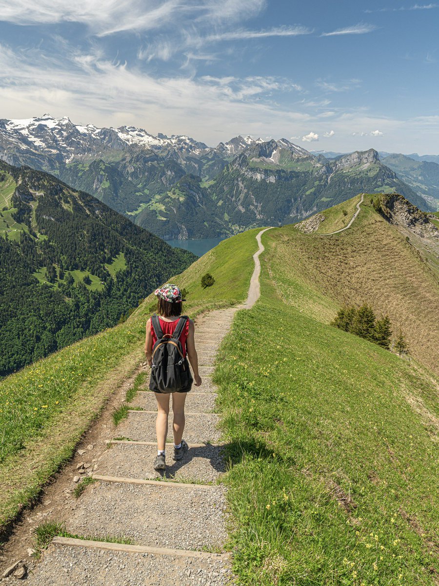 CedricSchell's tweet image. Voici quelques photos issues d’une belle randonnée en Suisse 🇨🇭
📍Fronalpstock vers Klingenstock