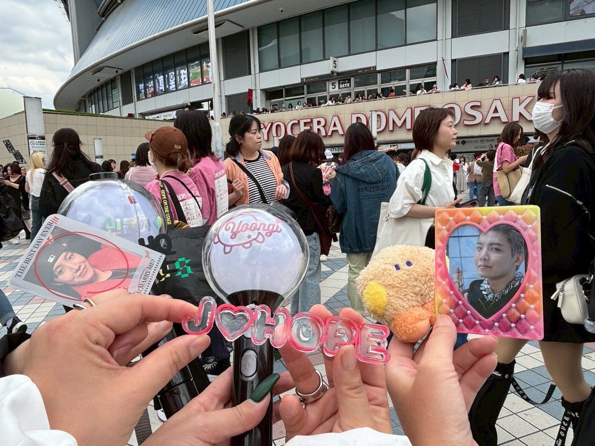 ๐ฉถใใผใใ๐โโฌ๐ฟ-๐ฟ๐ผ๐๐พ๐ฉถ (@akr_yunnn) on Twitter photo ใj-hope Tour โHOPE ON THE STAGEโใ
ไบฌใปใฉใซๆฅใๅ้ใซไผใใซ๐
็พๅ ด่กใฃใฆARMYใฎๆฅฝใใใใช้ฐๅฒๆฐๅณใใฃใฆใใจใ็ง้ใ่กใใใใญ~ใชใใฆ่จใฃใฆใใใ๐ซใ่ใ่พผใใงใใ๐ฅน
ๅฃฐๆดใจโ๏ผใคใง็ใไธใใฃใฆใใโค๏ธโ๐ฅ
ใณใฌใ ใใฏ่จใใใฆ~
็ฝใฟใณใฏใฎใใใๅชๅใฃใ๐๐ค๐ฅ ใj-hope Tour โHOPE ON THE STAGEโใ
ไบฌใปใฉใซๆฅใๅ้ใซไผใใซ๐
็พๅ ด่กใฃใฆARMYใฎๆฅฝใใใใช้ฐๅฒๆฐๅณใใฃใฆใใจใ็ง้ใ่กใใใใญ~ใชใใฆ่จใฃใฆใใใ๐ซใ่ใ่พผใใงใใ๐ฅน
ๅฃฐๆดใจโ๏ผใคใง็ใไธใใฃใฆใใโค๏ธโ๐ฅ
ใณใฌใ ใใฏ่จใใใฆ~
็ฝใฟใณใฏใฎใใใๅชๅใฃใ๐๐ค๐ฅ