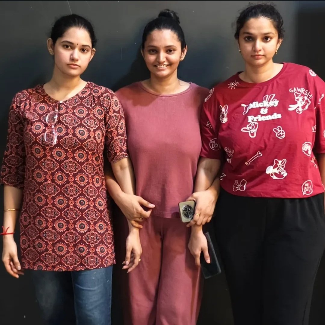 అలేఖ్య చిట్టి పచ్చళ్ళ టీమ్. రమ్య మోక్ష పికిల్స్ రెడీ అవుతున్నాయో లేదో??!!