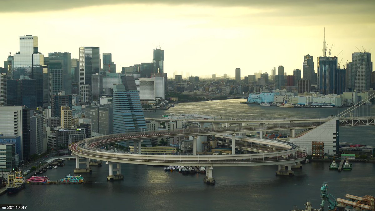 東京なんだか変な空。