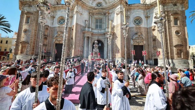 Todos los Datos del Corpus Christi en Cádiz 2025