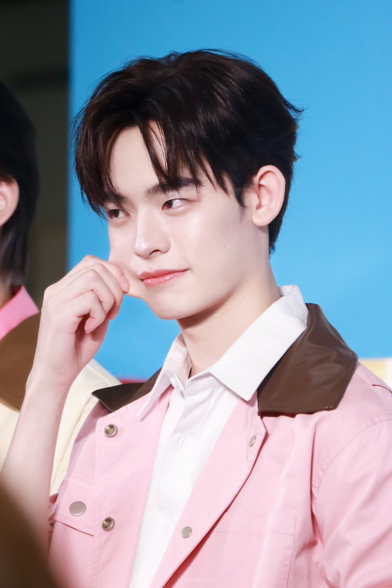 นั่นแจ้มหรือโมจิ คุณภาพยืดมาก ദ്ദി._.♡♡

✳︎ #porsuppakarn
#FinelinexTEETEEPOR