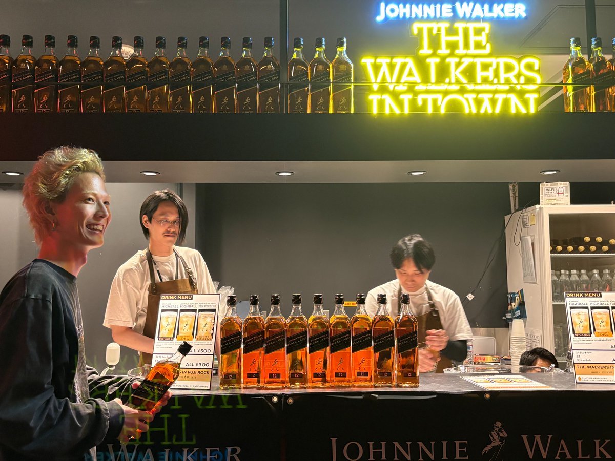 ⋱ THE WALKERS IN FUJI ROCK ⋰
supported by JOHNNIE WALKER
📍タワーレコード渋谷店B1F

JOHNNIE HIGHBALL BARでは、
#フジロック スペシャル
“ジョニーハイボール”を提供😎🥃！

このあとのSPECIAL LIVEは👇
18:10〜 Baja ( <a href="/Baja_Baja_Baja/">Baja</a> )
19:20〜 Qoodow ( <a href="/Qoodow_/">Qoodow</a> )

共に昨年のRookie A