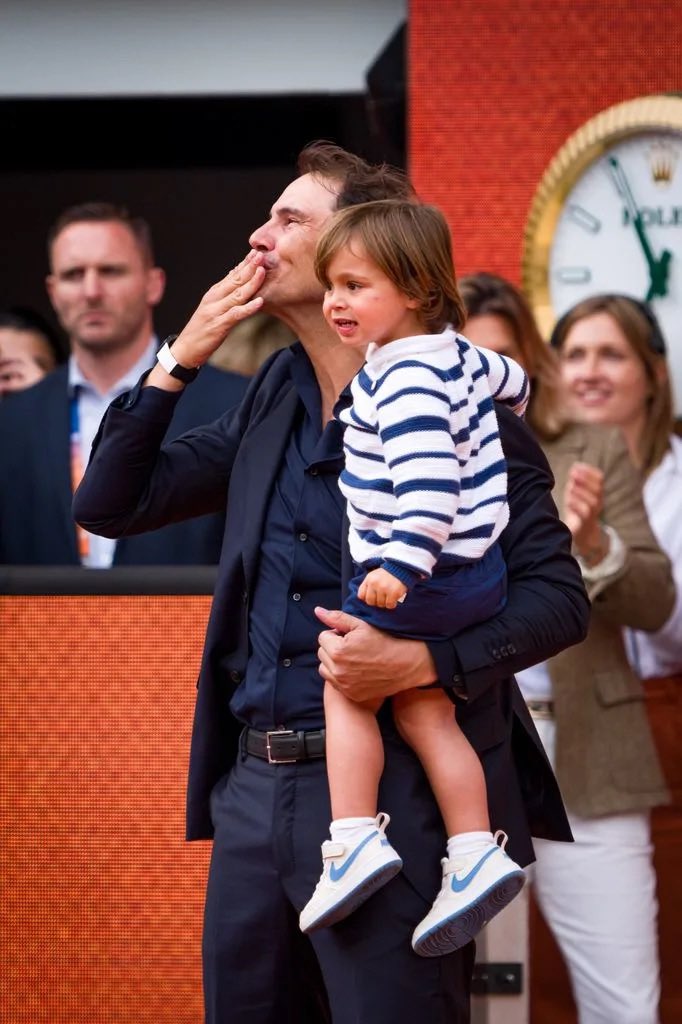 RafaelNadalFC's tweet image. Just a week ago, the entire tennis world stood still. 🎾🌍

Because when Rafa says goodbye, you don’t just watch — you cry 😢, you remember 🧠 and you realize you’ll never witness something quite like it again.

Merci, Rafa. 🙏❤️