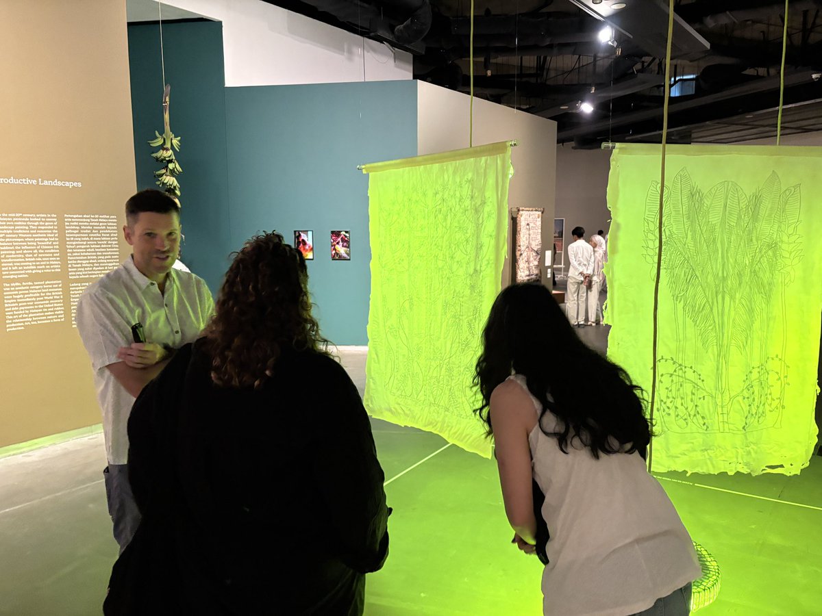 Really interesting and informative tour of <a href="/ilhamgallerykl/">ILHAM</a> current exhibition #ThePlantationPlot with curator Lim Sheau Yun and #KLartteachers