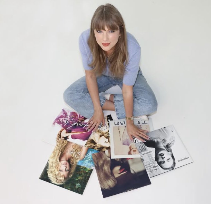 SOl0A1's tweet image. 3 fingers on Reputation

It&apos;ll be a triple album, that’s why @taylorswift13 says Rep TV isn&apos;t complete yet.

OMG! 😱😱😱

#TaylorSwift #Reputation #ReputationTaylorsVersion #ReputationTV #RepTV #TaylorsVersion #YouBelongWithMe #DebutTV #LookWhatYouMadeMeDo #RT