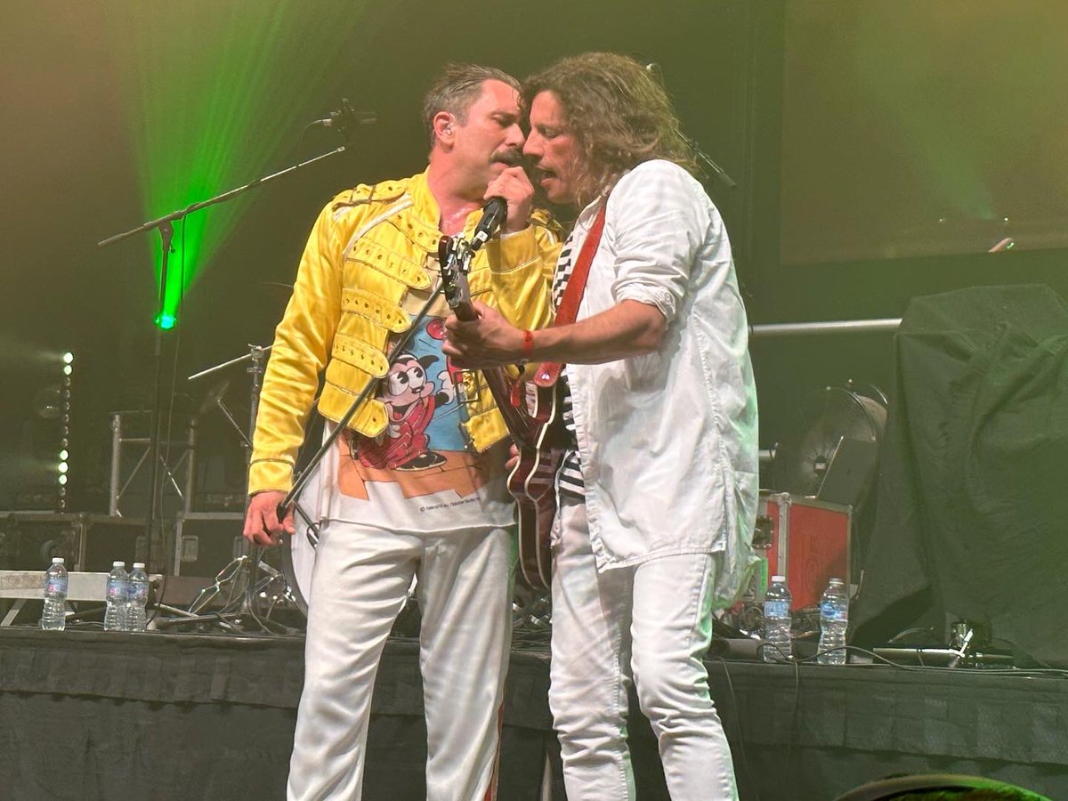 TomGirard's tweet photo. An exceptionally fun night at @BeauSejourGSY for Let There Be Rock 3 with @FlashMobJsy, Back In Vraic and Queen Sensation - great stuff!
#music #livemusic #tributeband #tributebands #queen #acdc #guernsey https://t.co/ZMZLVycBKU