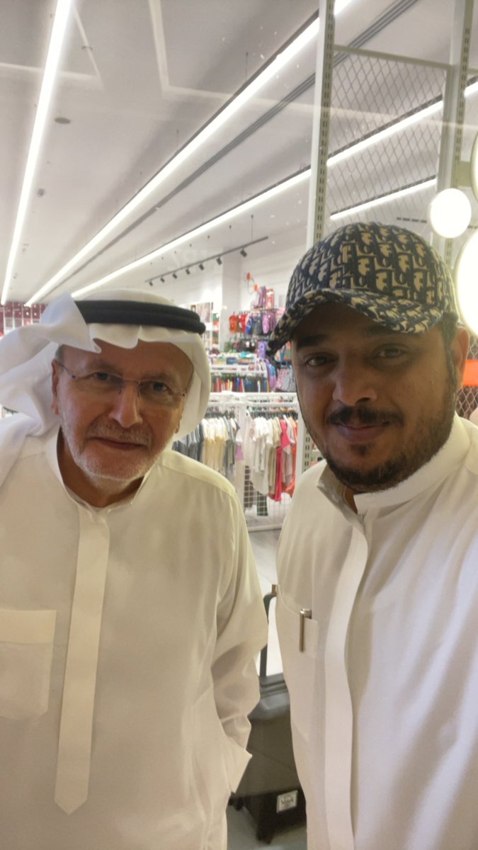 عندما تكون الصدفة خير من ألف ميعاد ….

مع صاحب السمو الملكي الأمير خالد بن عبدالله بن عبدالعزيز آل سعود ، يوم الخميس الماضي بمدينة جدة ، 💚💚💚