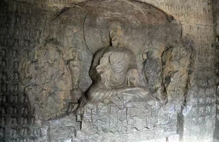 Visit_Henan's tweet photo. In recent days, ancient buddhist #grottoes have emerged in Hebi city, #Henan province as  the water level of Duofeng reservoir dropped, revealing 1,043 buddhist stone carvings dating back to the Eastern Wei Dynasty (534–550 CE). https://t.co/qooYbPCs4h