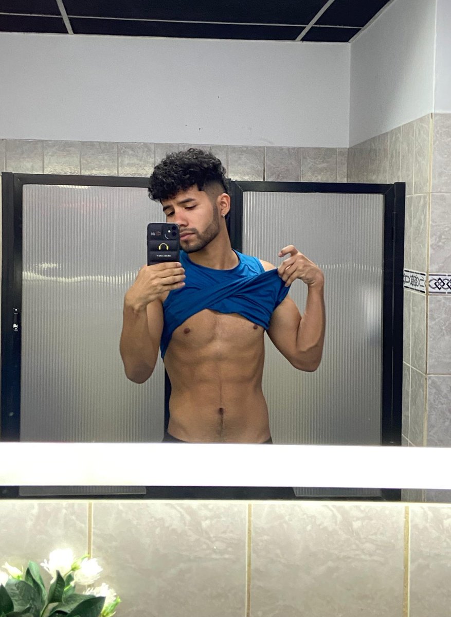 Me extrañaste?

#hung #twink #gymboy