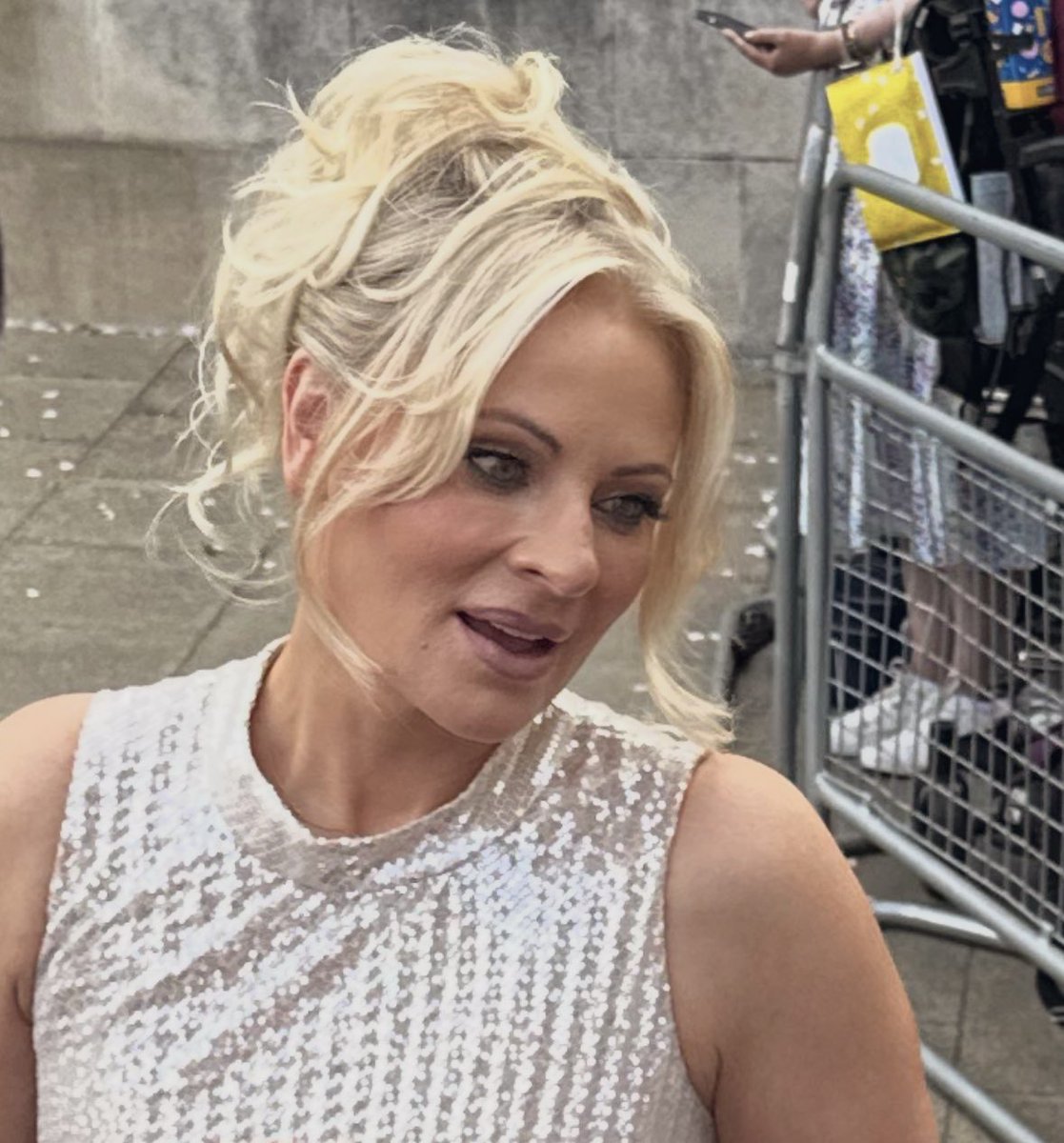 wlwhaters's tweet photo. no one has ever looked this good https://t.co/ya3ehCkLP3