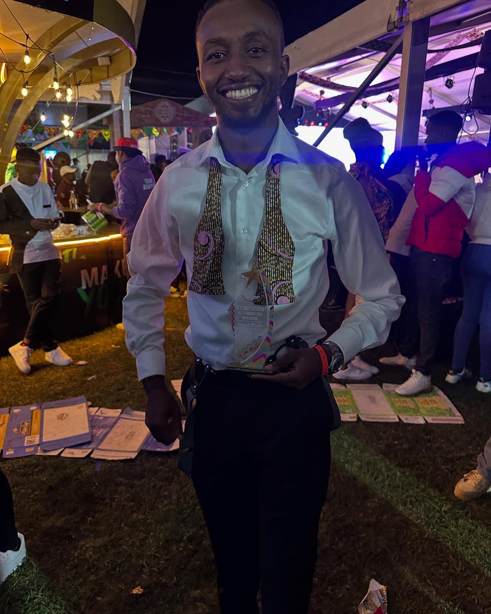 venrick_Ke's tweet photo. Social Media Influencer of the Year @kitengefest2022 
Thank you all for the support. https://t.co/fvcAnAOzIT