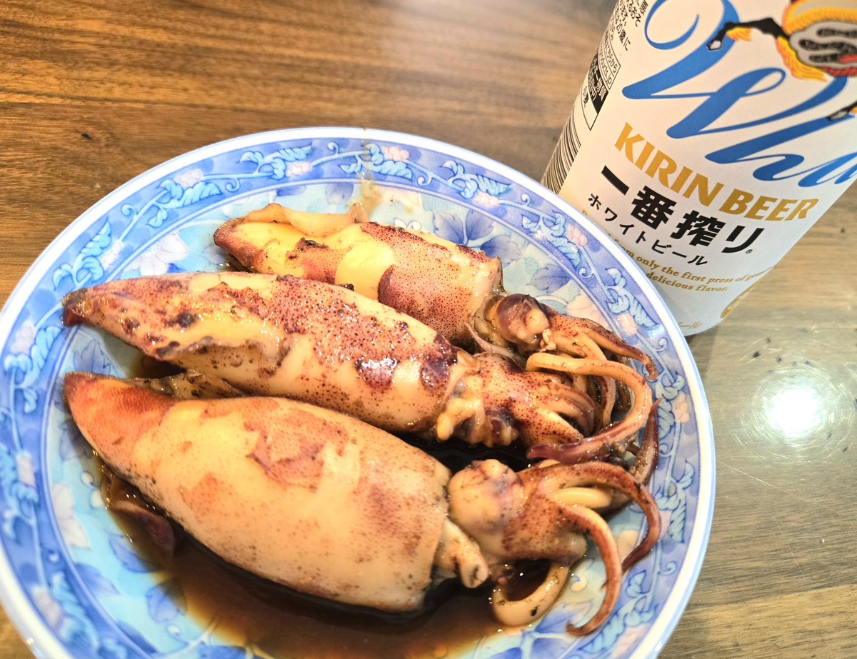 赤イカたいた。

やらかい😋

白ビールで乾杯。