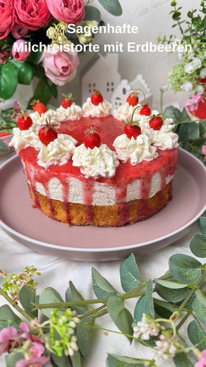 tinamarial's tweet photo. Diese Milchreistorte mit Erdbeeren ist mein persönlicher Geheimtipp für den Sommer. Sie schmeckt herrlich frisch, sieht toll aus und ist dabei super einfach zuzubereiten. Rezept: https://t.co/QACMyDOcIL https://t.co/dv0WroprCP
