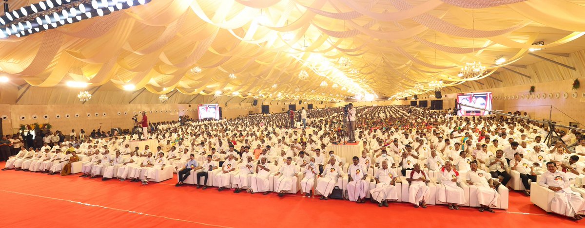 Udhaystalin's tweet image. தமிழ்நாட்டின் பண்பாட்டுத் தலைநகரான மதுரையில், கழகத்தலைவர் – மாண்புமிகு முதலமைச்சர் @mkstalin அவர்கள் தலைமையில் இன்று நடைபெற்ற திராவிட முன்னேற்றக் கழகத்தின் பெருமைக்குரிய பொதுக்குழுக் கூட்டத்தில் பங்கேற்றோம்.

இந்திய ஜனநாயகத்தை பாதுகாக்கவும் - தமிழ்நாட்டின் உரிமை &amp;amp;…