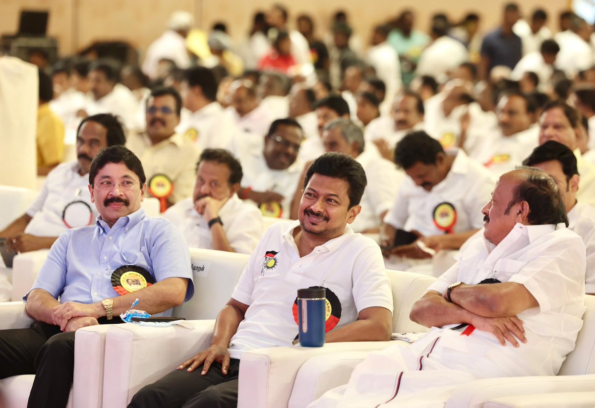 Udhaystalin's tweet image. தமிழ்நாட்டின் பண்பாட்டுத் தலைநகரான மதுரையில், கழகத்தலைவர் – மாண்புமிகு முதலமைச்சர் @mkstalin அவர்கள் தலைமையில் இன்று நடைபெற்ற திராவிட முன்னேற்றக் கழகத்தின் பெருமைக்குரிய பொதுக்குழுக் கூட்டத்தில் பங்கேற்றோம்.

இந்திய ஜனநாயகத்தை பாதுகாக்கவும் - தமிழ்நாட்டின் உரிமை &amp;amp;…