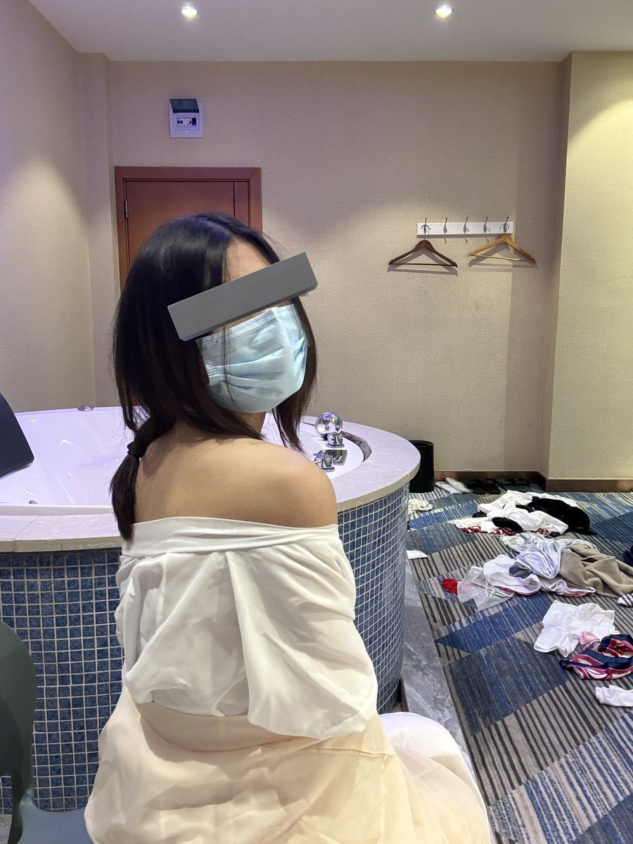 你要脱光我的一切吗
我女大学生穿汉服反差系列（22）
@smlnzhl 
@SMInZhl https://t.co/Ah1Y1PxY2S