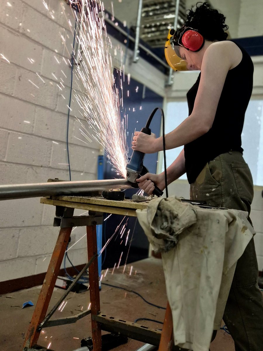 Building this dungeon is teaching me all kinds of new skills!

Like yesterday, I learnt how to get rid of misbehaving submissives tiny cocks REALLY fast 💅🔨