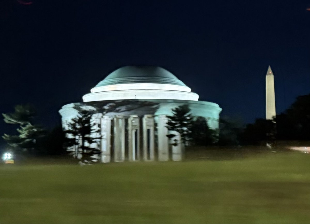 Donald Kochan (@donaldkochan) on Twitter photo Happy Sunday morning DC! Quick shot while buzzing by the Jefferson and Washington Memorials on the way to <a href="/Reagan_Airport/">Reagan Airport</a>. // <a href="/capitalweather/">Capital Weather Gang</a> <a href="/theHillisHome/">The Hill is Home</a> <a href="/HillRagDC/">HillRag DC</a> <a href="/NationalMallNPS/">National Mall NPS</a> // Happy Sunday morning DC! Quick shot while buzzing by the Jefferson and Washington Memorials on the way to <a href="/Reagan_Airport/">Reagan Airport</a>. // <a href="/capitalweather/">Capital Weather Gang</a> <a href="/theHillisHome/">The Hill is Home</a> <a href="/HillRagDC/">HillRag DC</a> <a href="/NationalMallNPS/">National Mall NPS</a> //