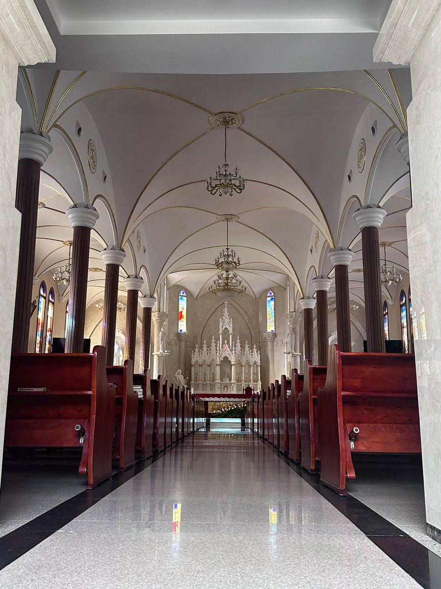 spent the whole afternoon helping out in the church kitchen during the Dragon Boat Festival.  Wait the tonight eating