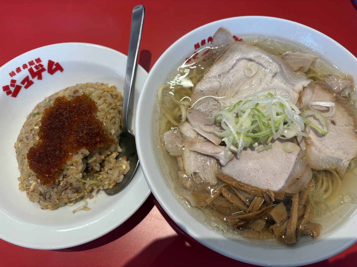 麺者ジュゲム寿限無＠新潟市北区
肉中華そば＆とびっこ炒飯
ちゃん系インスパイアな透き通った豚清湯スープ。麺は平打ちで歯応えしっかり系。切り立ての薄切りチャーシュー。ちゃんとちゃん系してて嬉しくなりました！ご馳走様でした。