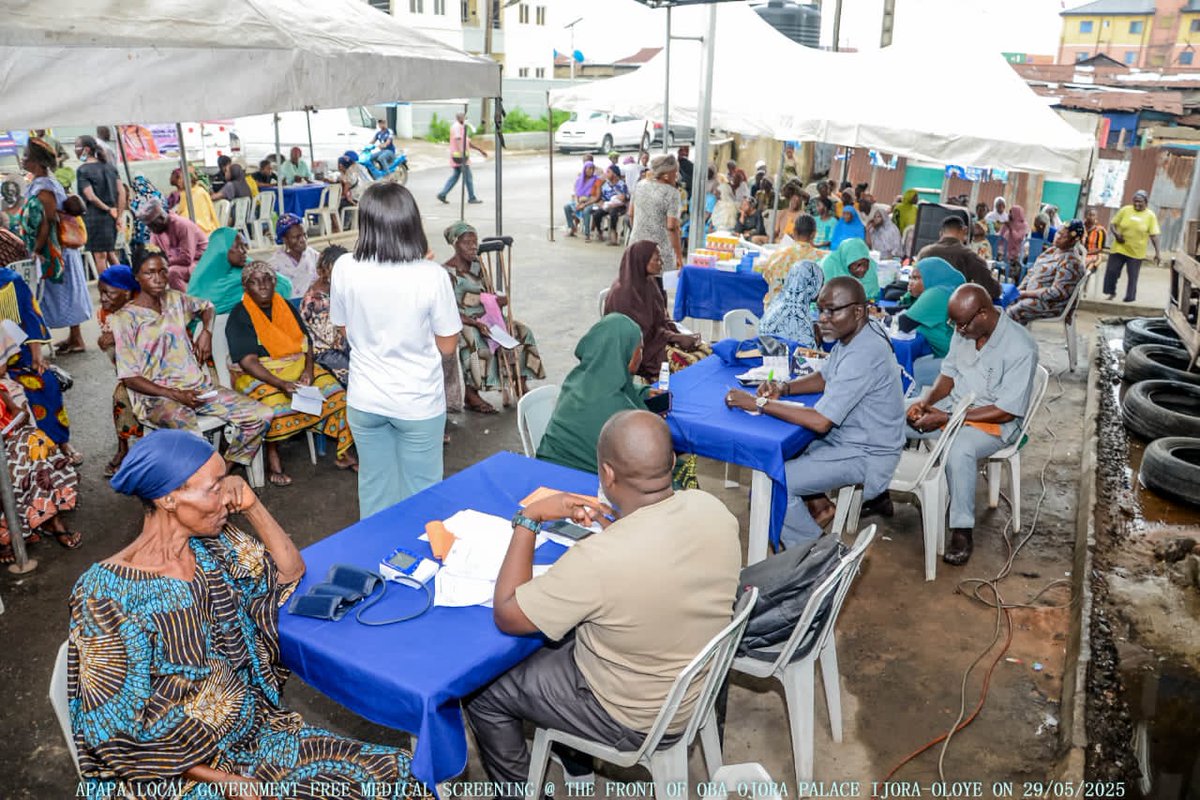 LagHDistrict04's tweet photo. Health District IV: Apapa LGA extends Medical Outreach to Residents of Ijora Oloye.
The Port city council, Apapa local government area, has extended free medical services to ljora Oloye residents, at the Oba ljora and lganmu kingdom palace, recently in Lagos.
#hdiv
#phcb https://t.co/IJdi4QWjr7