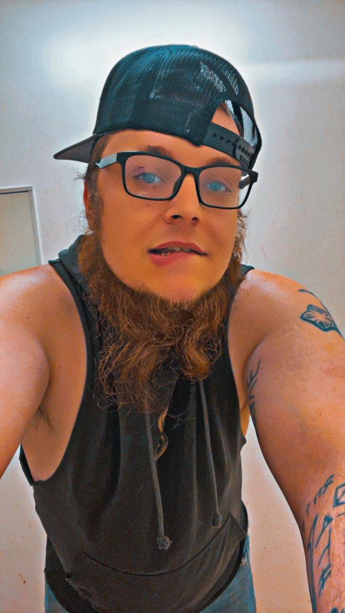 OutlawGoon's tweet photo. Hey https://t.co/7E8biVC7AZ