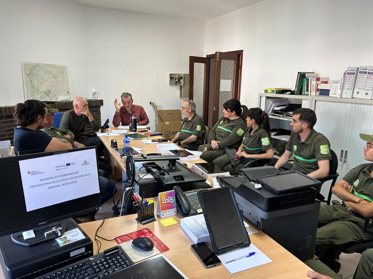 naturalezacyl's tweet photo. Técnicos y #AAMM de las comarcas de La Alberca y Robleda del https://t.co/Z4QNsK3Bpf. #Salamanca han repasado esta semana procedimientos en #IIFF y novedades del nuevo Plan #INFOCAL #EstamosPreparados https://t.co/zo2u6XaNTq