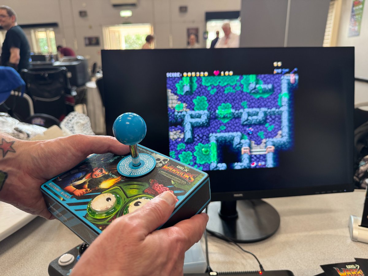 tonywarriner's tweet image. Lots of UrbX AND Steel Sky love yesterday at #RetCon :)