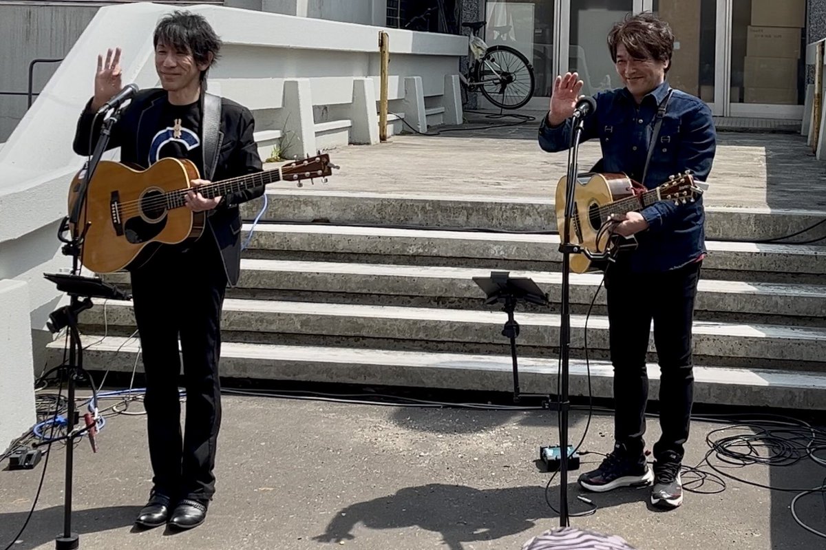 hvitokazuhiro's tweet photo. わお‼️ハレた‼️🙌
北海道キッチンカーフェスティバルinくしろ
釧路市役所防災庁舎前広場
1130-1240
HEATVOICEライブ
たーっぷりやりました。
晴れて気分がよくなりやりすぎた。
みなさん!!ありがとうございました! #Martin #ooo28 https://t.co/cdZs9Z8aU8