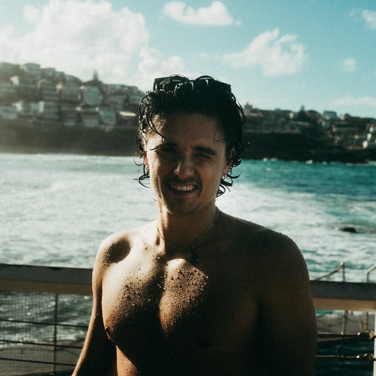 australia looks amazing on him