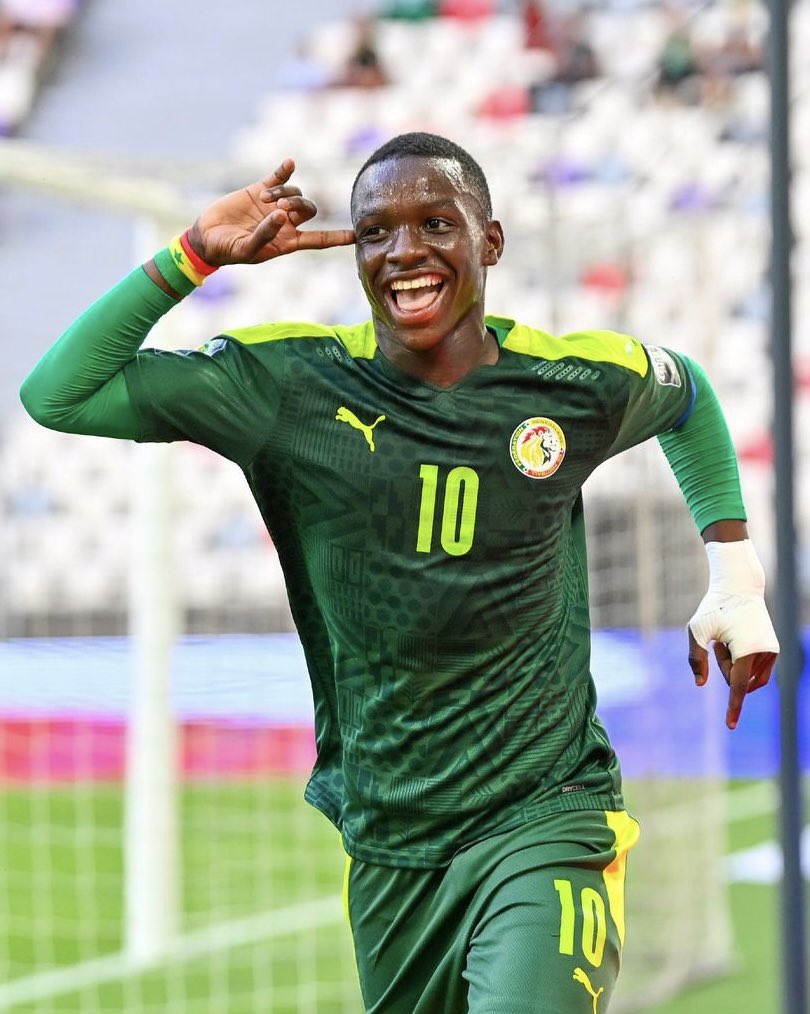 Yağız Sabuncuoğlu: Fenerbahçe, Génération Foot forması giyen Amara Diouf ile anlaşmaya vardı.