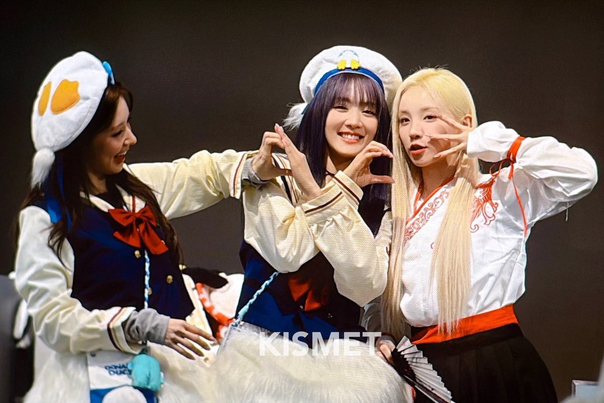 250601 ㅋㅋㅋ오늘도 사이좋은 댕댕댕🐶🐶🐶
#IDLE #GIDLE #여자아이들 #아이들 #민니 #MINNIE #มินนี่