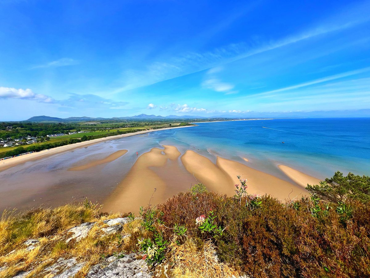 Llelo Gruffudd (@llelo2801) on Twitter photo ‘Bora da’ 😁☀️🏴
‘Good morning’ 😁☀️🏴
<a href="/sixteenthCgirl/">Suzannah Lipscomb</a> <a href="/AledHall/">Aled Hall 🏴</a> <a href="/hooson21/">FfionHooson</a> <a href="/ItsYourWales/">It's Your Wales</a> <a href="/Ruth_ITV/">Ruth_TV</a> <a href="/bootlegger1974/">Bootlegger</a> <a href="/StormHour/">#StormHour</a> <a href="/ThePhotoHour/">#ThePhotoHour</a> <a href="/sianharries_/">Sian Harries - @sianharries.bsky.social</a> <a href="/HCynwal/">Heledd Cynwal</a> <a href="/EleriSion/">Eleri Siôn</a> <a href="/LouiseTalks/">Louise Elliott</a> <a href="/S4Ctywydd/">S4C Tywydd</a> <a href="/DerekTheWeather/">Derek Brockway - weatherman</a> <a href="/NickyZJohn/">Nicky John</a> <a href="/hawley_caroline/">Caroline Hawley</a> ‘Bora da’ 😁☀️🏴
‘Good morning’ 😁☀️🏴
<a href="/sixteenthCgirl/">Suzannah Lipscomb</a> <a href="/AledHall/">Aled Hall 🏴</a> <a href="/hooson21/">FfionHooson</a> <a href="/ItsYourWales/">It's Your Wales</a> <a href="/Ruth_ITV/">Ruth_TV</a> <a href="/bootlegger1974/">Bootlegger</a> <a href="/StormHour/">#StormHour</a> <a href="/ThePhotoHour/">#ThePhotoHour</a> <a href="/sianharries_/">Sian Harries - @sianharries.bsky.social</a> <a href="/HCynwal/">Heledd Cynwal</a> <a href="/EleriSion/">Eleri Siôn</a> <a href="/LouiseTalks/">Louise Elliott</a> <a href="/S4Ctywydd/">S4C Tywydd</a> <a href="/DerekTheWeather/">Derek Brockway - weatherman</a> <a href="/NickyZJohn/">Nicky John</a> <a href="/hawley_caroline/">Caroline Hawley</a>