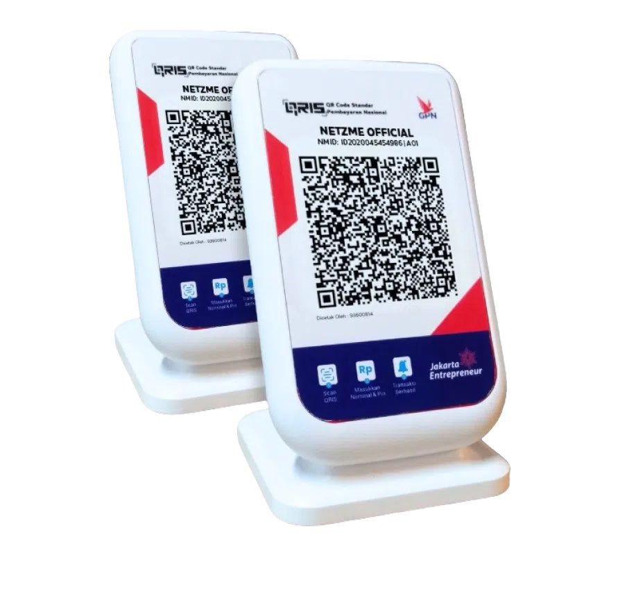 Tadi belanja di warung yg pakai alat ini. Kalau pembayaran kita berhasil, dibacain “sound” jumlah rupiah yg masuk.

Gua dengerin kayak suara Mulyono

Gua: “Kayak Suara Jokowi…”

Yang jualan: “Iya pak, lagi nganggur, kita kasih kerjaan aja…”

Anjay…