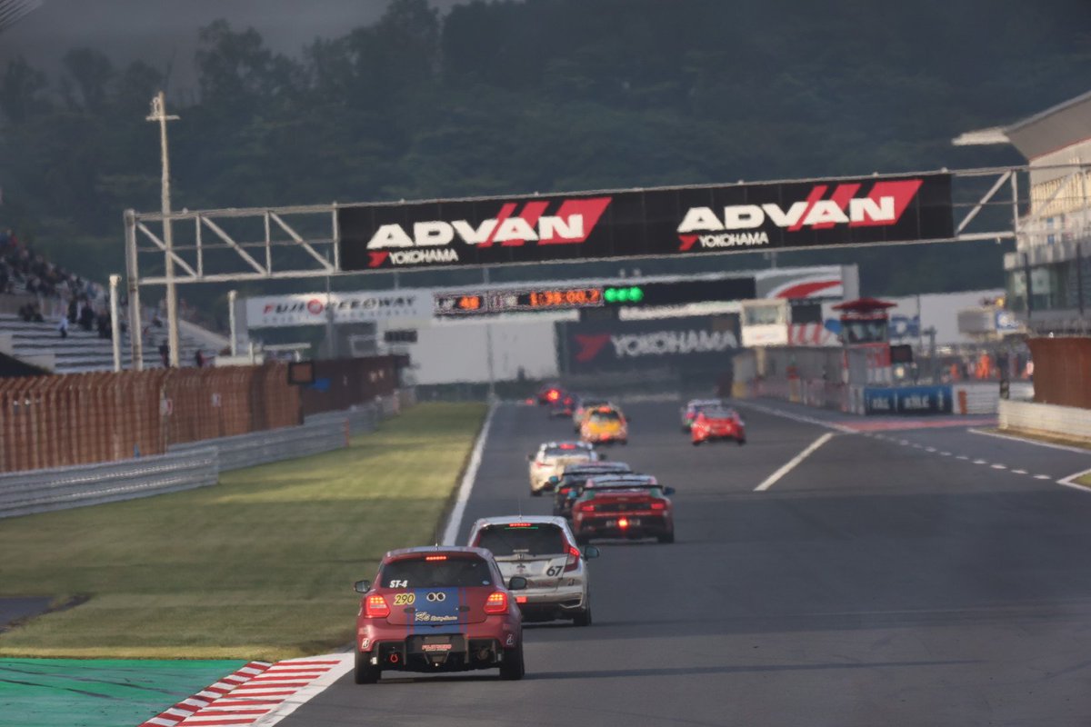 さすがに疲れたから高速使って帰宅！
富士60時間耐久終了。もう今から来年へのカウントダウン🕕️#富士24時間 #FUJI24h