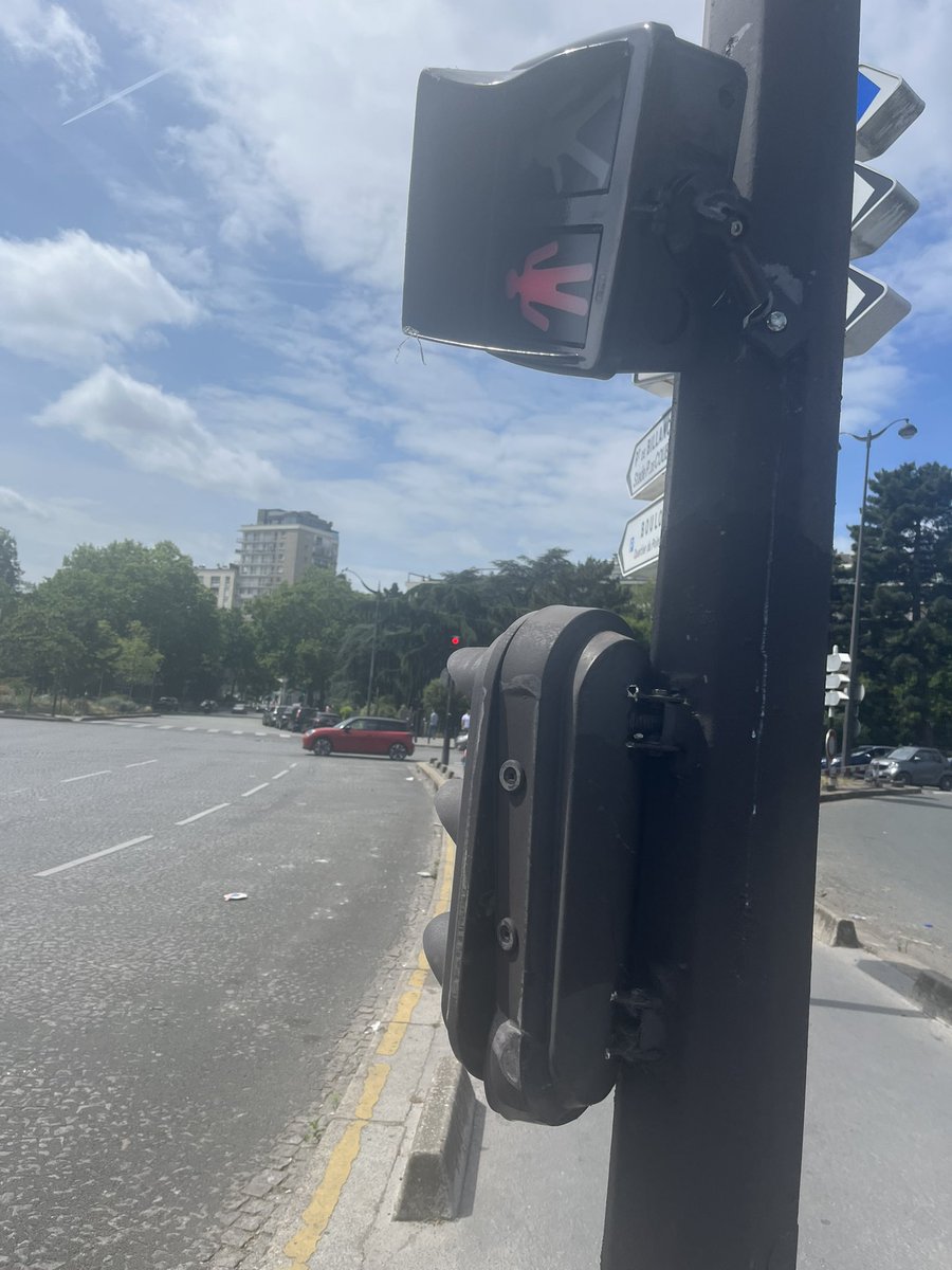 Alice Vachet (@alicevachet) on Twitter photo Porte de Saint-Cloud ce matin ⊠
#psg #debordements Porte de Saint-Cloud ce matin ⊠
#psg #debordements