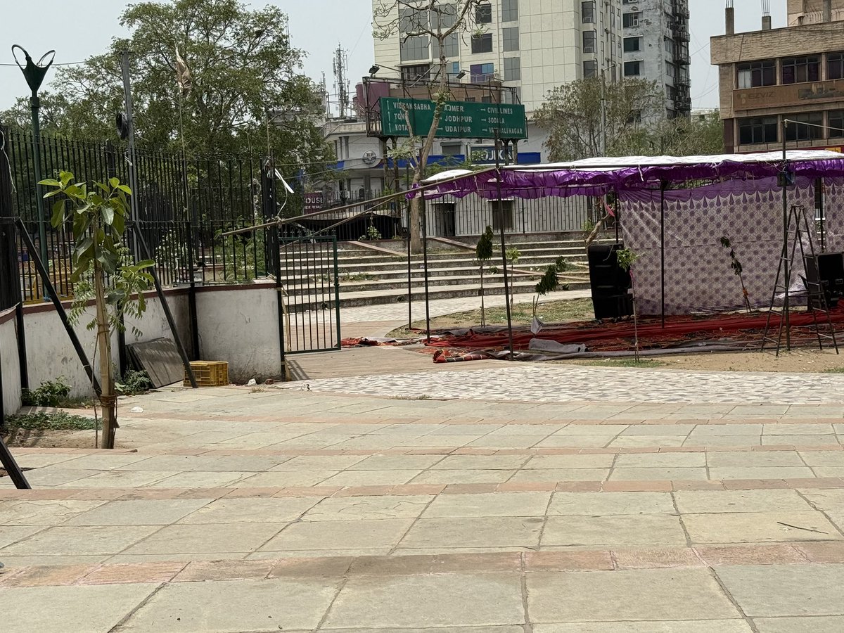 श्री राजपूत छात्रावास जयपुर (@rajputhostel) on Twitter photo यह क्या हुआ शहीद स्मारक पर तो धरना वीर दिखाई ही नहीं दे रहे.?
शाम शाम को आकर ड्यूटी बजा कर निकल जाते है😀😋
इनका काम 2 समाज को आपस में लड़ाना था वो लड़ा कर अब ac में आराम कर रहे है।
SI भर्ती रद्द करने वाले साहब ने आपकी मदद कर दी है <a href="/hanumanbeniwal/">HANUMAN BENIWAL</a> <a href="/RLPINDIAorg/">Rashtriya Loktantrik Party</a> यह क्या हुआ शहीद स्मारक पर तो धरना वीर दिखाई ही नहीं दे रहे.?
शाम शाम को आकर ड्यूटी बजा कर निकल जाते है😀😋
इनका काम 2 समाज को आपस में लड़ाना था वो लड़ा कर अब ac में आराम कर रहे है।
SI भर्ती रद्द करने वाले साहब ने आपकी मदद कर दी है <a href="/hanumanbeniwal/">HANUMAN BENIWAL</a> <a href="/RLPINDIAorg/">Rashtriya Loktantrik Party</a>