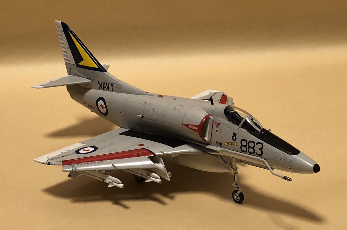 #自己紹介に無言で4作品どうぞ