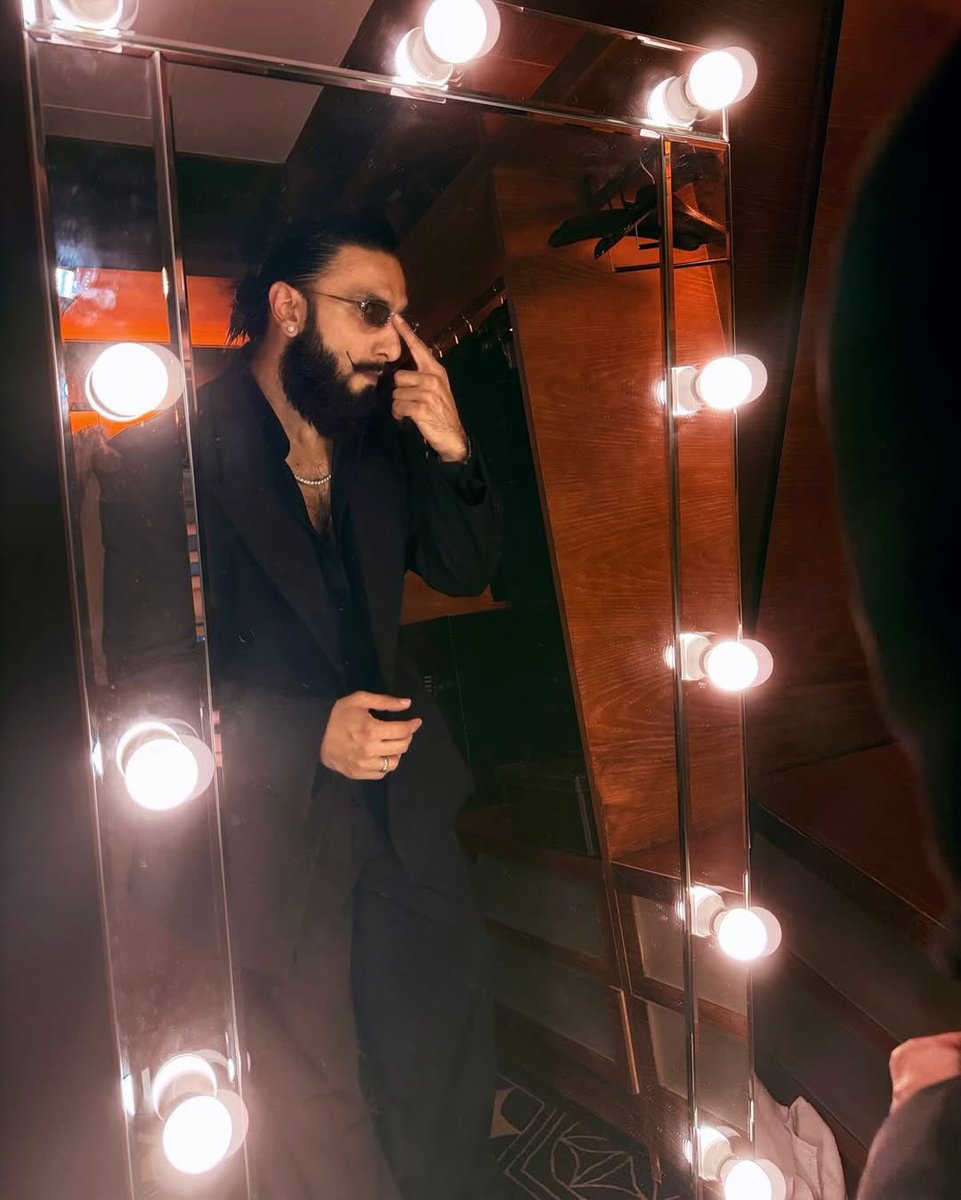 Can't get enough of #RanveerSingh's dashing style in these new shots!

#RanveerSingh #bollywood
