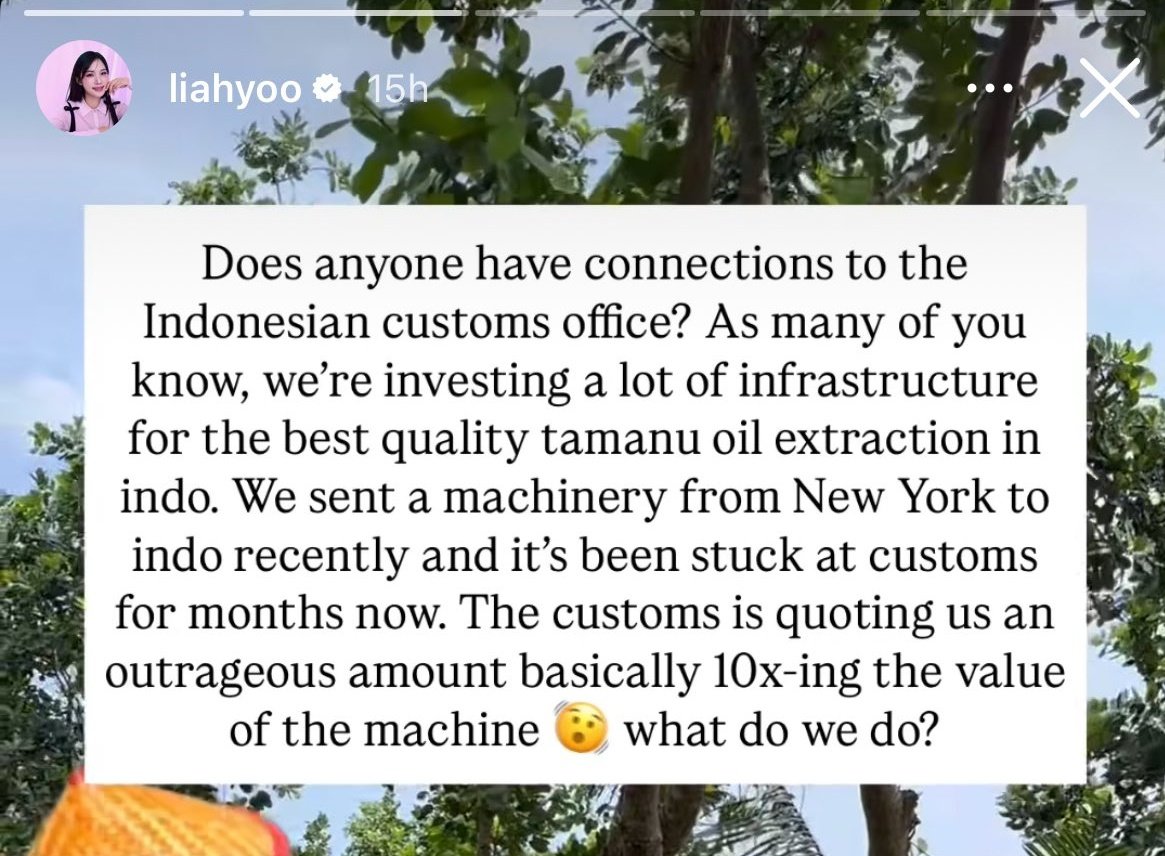 1nexplicable's tweet photo. Minimal ditahan dulu. Benar gak benar penahanan barang oleh bea cukai, itu urusan belakangan. 

Soalnya ada pihak pos indonesia dsj yang akan mengurus kalau yg punya barang mau ngurus. 

Dan itu bayar. 

Pernah bersinggungan dgn custom di Saudi, gak seribet ini. https://t.co/6r5Fj7AJt0
