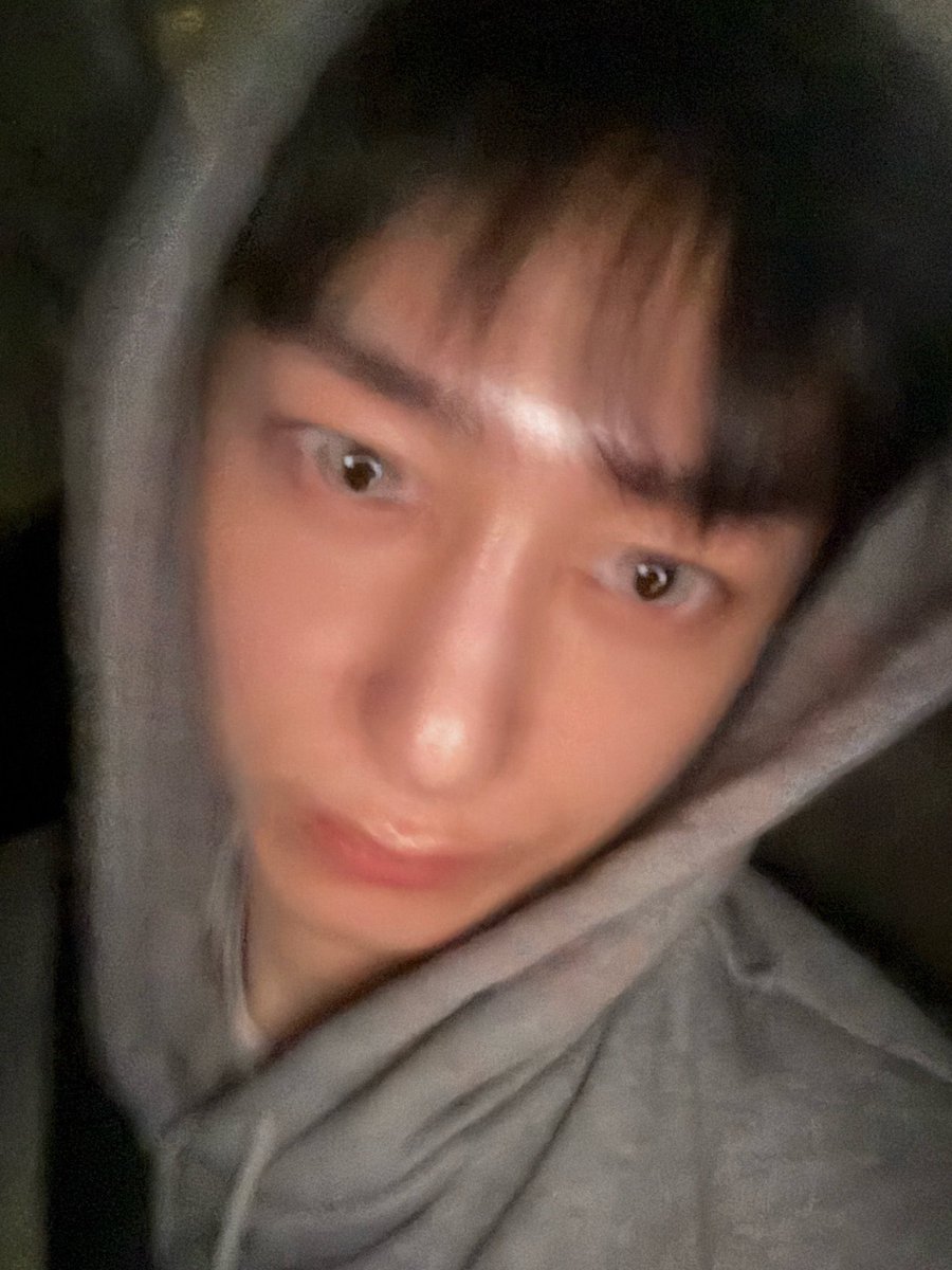 hyungwonspace's tweet photo. hyungwon on 🫧💌

🐢 i’m here hehehe
🐢 arrived to korea
🐢 (photo) + https://t.co/ife8YbhYxi